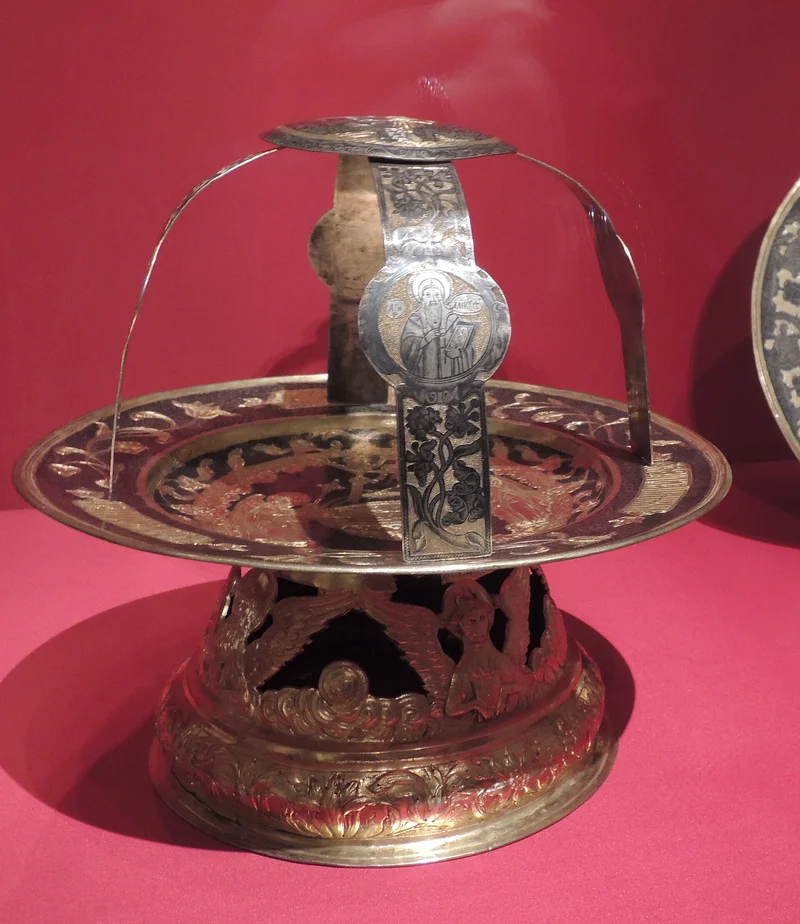 The footed plate with the asterisk standing open over it. Kremlin workshops, second half of the 17th century