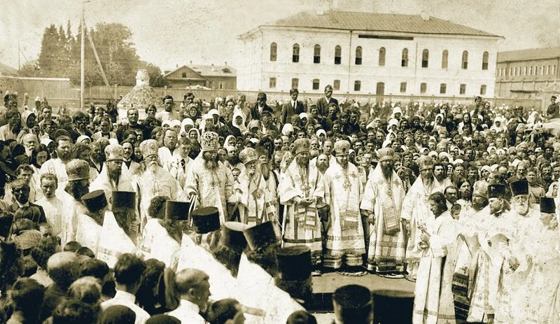 The glorification of St John of Tobolsk, 10 June 1916: the service on the cathedral square in Tobolsk