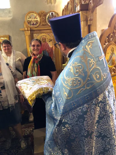 Blue vestments — the colour of the feasts of the Theotokos and of the Meeting of the Lord