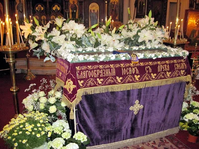 The flower-strewn tomb in the middle of the church on Great Saturday