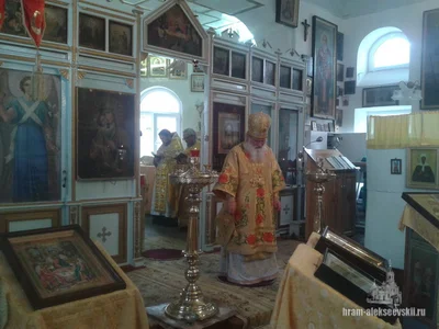 Митрополит Викентий вручил награду старейшему священнику самаркандского благочиния