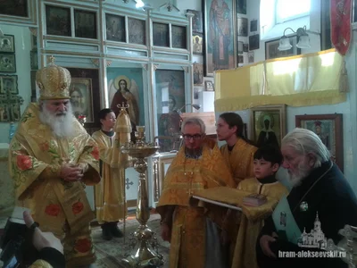 Митрополит Викентий вручил награду старейшему священнику самаркандского благочиния