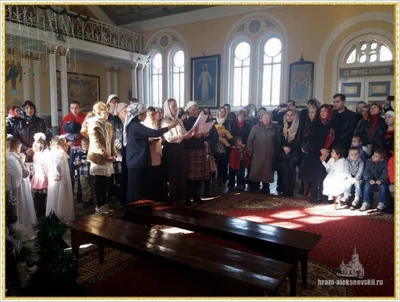Дорогие братья и сестры, поздравляем Вас с Рождеством Христовым!