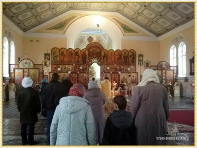 Дорогие братья и сестры, поздравляем Вас с Рождеством Христовым!