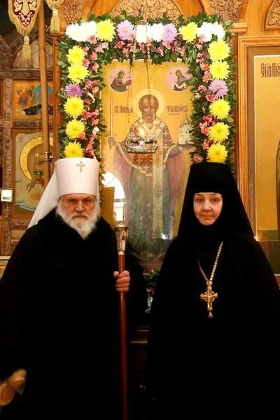 Митрополит Викентий возглавил торжественную службу в честь престольного праздника храма в Свято-Троицком Никольском женском монастыре