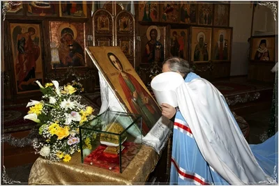 Митрополит Волоколамский Иларион (Алфеев) в Алексиевском Соборе