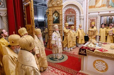 В день рождения Святейшего Патриарха Кирилла митрополит Викентий сослужил Божественную литургию в Храме Христа Спасителя