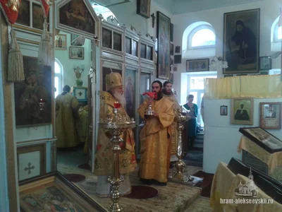 Митрополит Викентий вручил награду старейшему священнику самаркандского благочиния