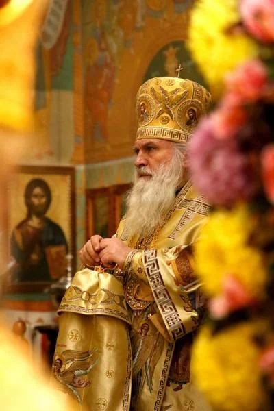 Митрополит Викентий возглавил торжественную службу в честь престольного праздника храма в Свято-Троицком Никольском женском монастыре