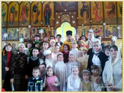 Дорогие братья и сестры, поздравляем Вас с Рождеством Христовым!