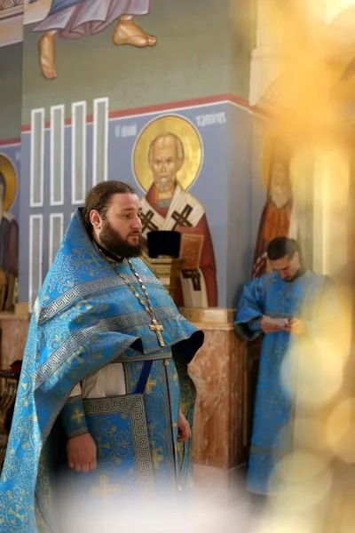 В праздник Казанской иконы Божией Матери в соборе митрополит Викентий совершил дьяконскую хиротонию