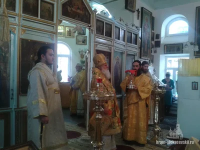 Митрополит Викентий вручил награду старейшему священнику самаркандского благочиния
