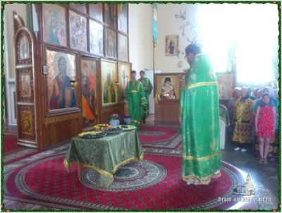 Праздник Святой Троицы в Алексиевском соборе