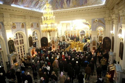 Одиннадцать архиереев молились в кафедральном соборе Ташкента за Божественной литургией