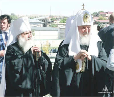 Святейший Патриарх Кирилл помолился у гробницы пророка Даниила в Самарканде