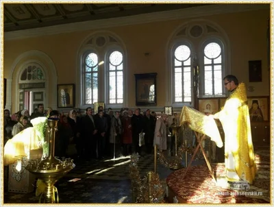 Дорогие братья и сестры, поздравляем Вас с Рождеством Христовым!