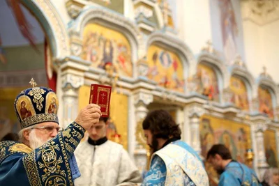 В праздник Казанской иконы Божией Матери в соборе митрополит Викентий совершил дьяконскую хиротонию