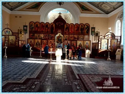 Русская православная церковь отмечает праздник Введения во храм Пресвятой Богородицы