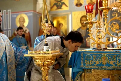 В праздник Казанской иконы Божией Матери в соборе митрополит Викентий совершил дьяконскую хиротонию