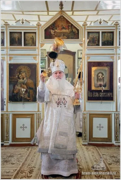 В Самарканде митрополит Викентий совершил Литургию, Таинство Крещения и освятил купол для Свято-Георгиевского храма