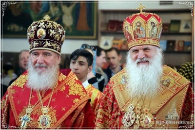 Перед отъездом из Самарканда митрополит Викентий, митрополит Климент и епископ Питирим совершили вечернее Богослужение в Свято-Георгиевском храме