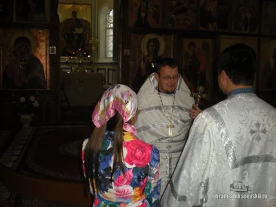 Пономарь храма Максим, вступил на стезю брачной жизни