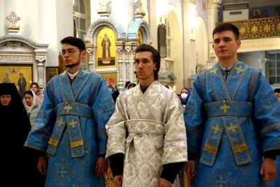 В праздник Введения во храм Пресвятой Богородицы митрополит Викентий совершил пресвитерскую и диаконскую хиротонии
