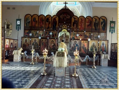Дорогие братья и сестры, поздравляем Вас с Рождеством Христовым!