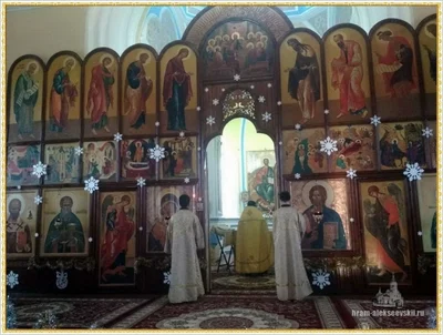 Дорогие братья и сестры, поздравляем Вас с Рождеством Христовым!