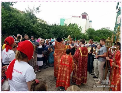 Праздничное Богослужение в день обретения мощей святителя Алексия