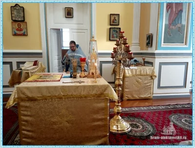 Русская православная церковь отмечает праздник Введения во храм Пресвятой Богородицы