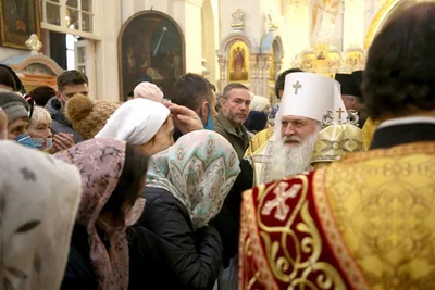 Одиннадцать архиереев молились в кафедральном соборе Ташкента за Божественной литургией
