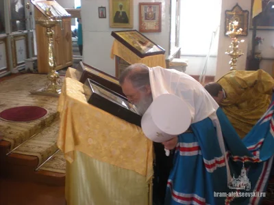 Митрополит Викентий вручил награду старейшему священнику самаркандского благочиния