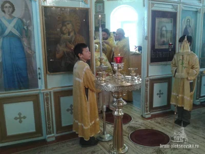 Митрополит Викентий вручил награду старейшему священнику самаркандского благочиния