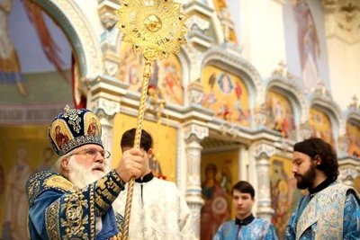 В праздник Казанской иконы Божией Матери в соборе митрополит Викентий совершил дьяконскую хиротонию