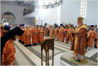 Митрополит Викентий сослужил Святейшему Патриарху Кириллу при освящении храма в честь Феодоровской иконы Божией Матери в монастыре Новомучеников и исповедников Церкви Русской в Алапаевске