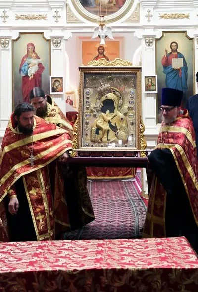 Сотни самаркандцев приложились к чудотворной иконе Божией Матери «Феодоровская»