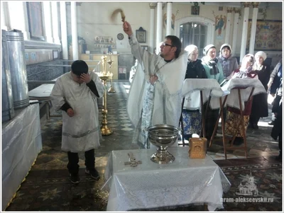 Божественная Литургия и чин Великого освящения воды в в навечерие Богоявления (Крещенский сочельник).