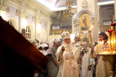 На праздник Преображения Господня митрополит Викентий освятил яблоки и виноград