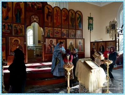 Русская православная церковь отмечает праздник Введения во храм Пресвятой Богородицы