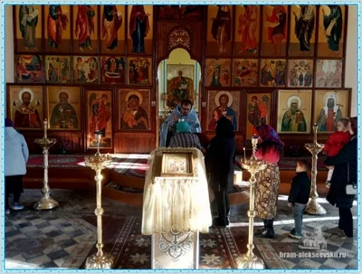 Русская православная церковь отмечает праздник Введения во храм Пресвятой Богородицы