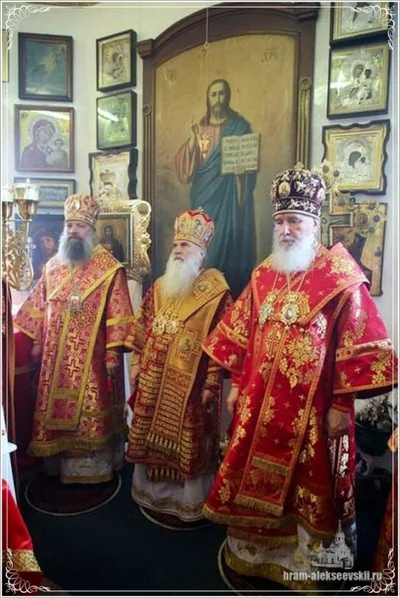 Перед отъездом из Самарканда митрополит Викентий, митрополит Климент и епископ Питирим совершили вечернее Богослужение в Свято-Георгиевском храме