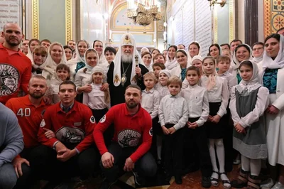 В день рождения Святейшего Патриарха Кирилла митрополит Викентий сослужил Божественную литургию в Храме Христа Спасителя