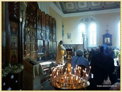 Дорогие братья и сестры, поздравляем Вас с Рождеством Христовым!