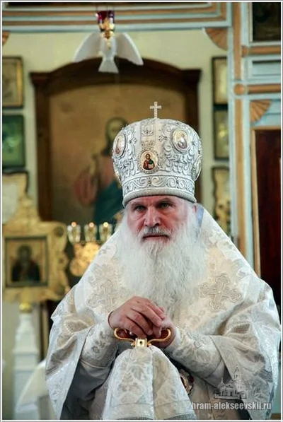 В Самарканде митрополит Викентий совершил Литургию, Таинство Крещения и освятил купол для Свято-Георгиевского храма
