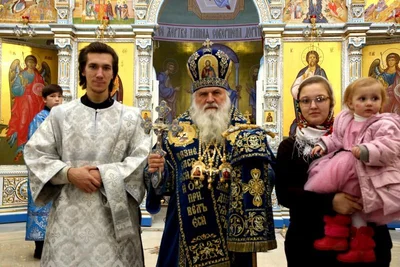 В праздник Введения во храм Пресвятой Богородицы митрополит Викентий совершил пресвитерскую и диаконскую хиротонии