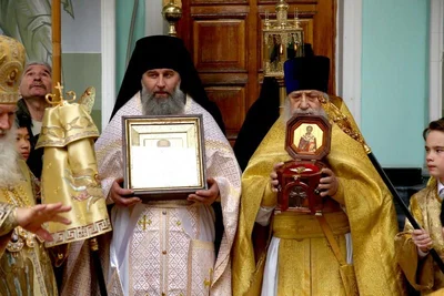 Митрополит Викентий возглавил торжественную службу в честь престольного праздника храма в Свято-Троицком Никольском женском монастыре