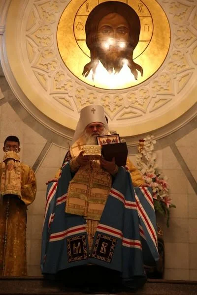 В кафедральный собор Ташкента из Сербии доставлены святые мощи святителя Николая Сербского и преподобного Иустина