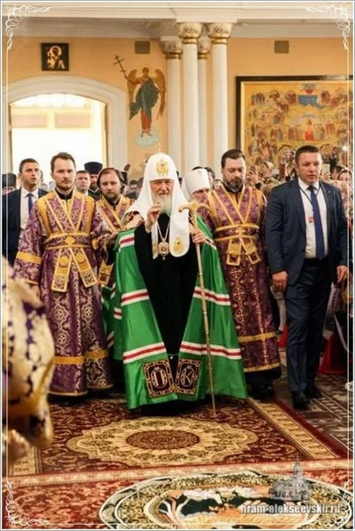 Святейший Патриарх Кирилл совершил вечернее богослужение в соборе святителя Алексия Московского в Самарканде. 30. 09. 2017.
