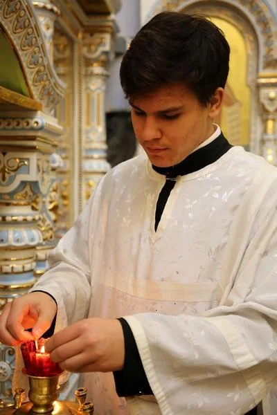 Сотни православных пришли в собор почтить память своих усопших сродников